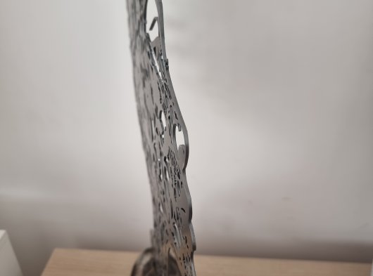 Metal sculpture Iron 2 mm thick, 60 cm high × 38 cm wide.